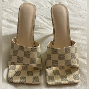 Fashion heels. Like new